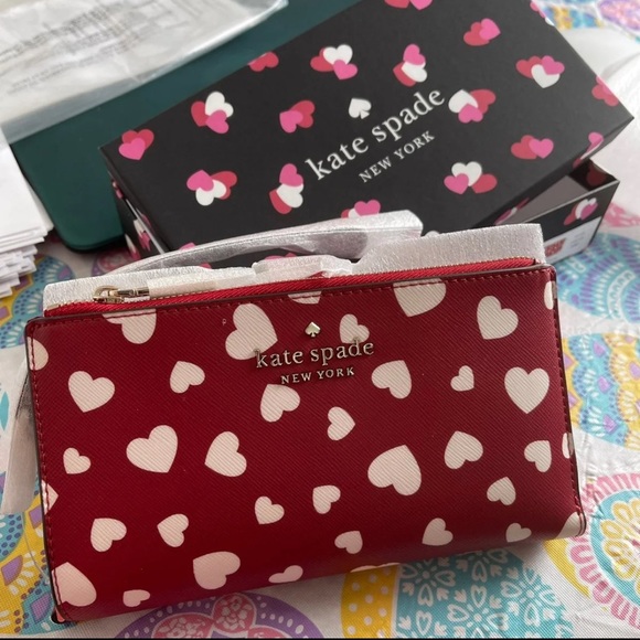 ❤️Brand New (with tags) Kate Spade Staci heart printed phone wristlet wallet❤️ - Picture 2 of 6